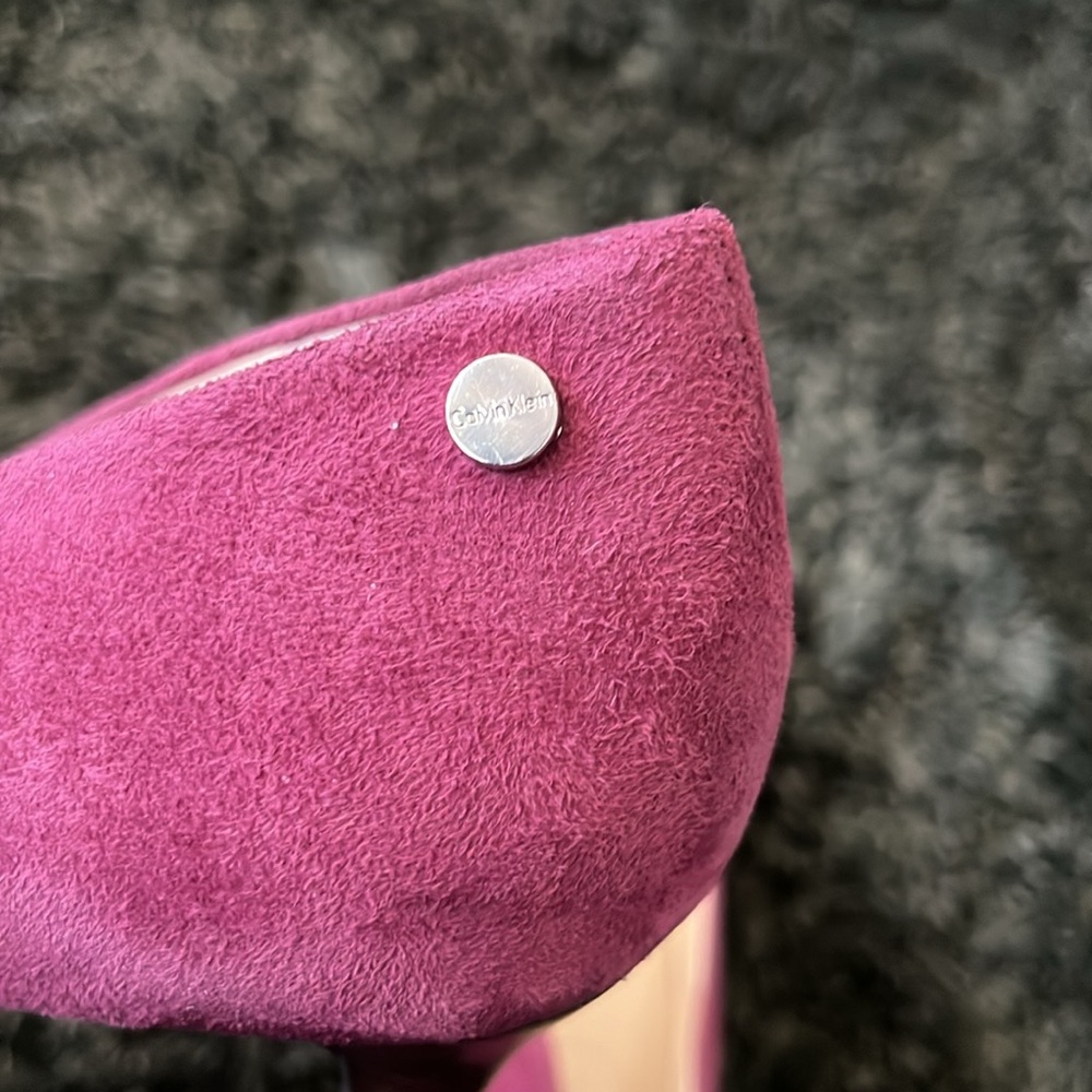 Calvin Klein Raspberry Suede Peep Toe Heels - Picture 7 of 10